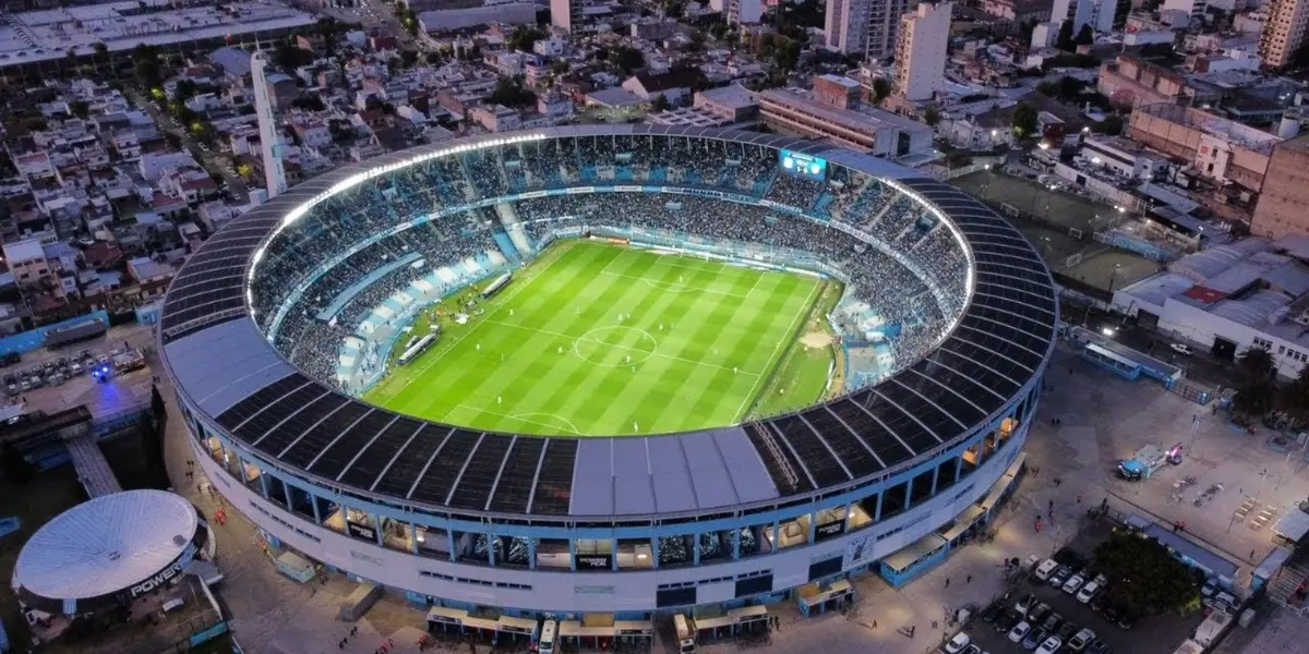 Durante la previa del partido se vio peleas en las tribunas entre hinchas de Racing.