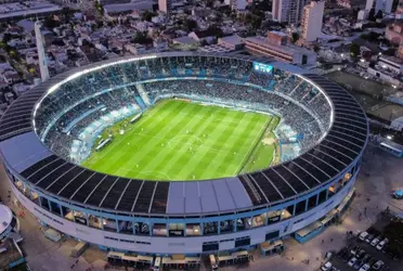 Durante la previa del partido se vio peleas en las tribunas entre hinchas de Racing.