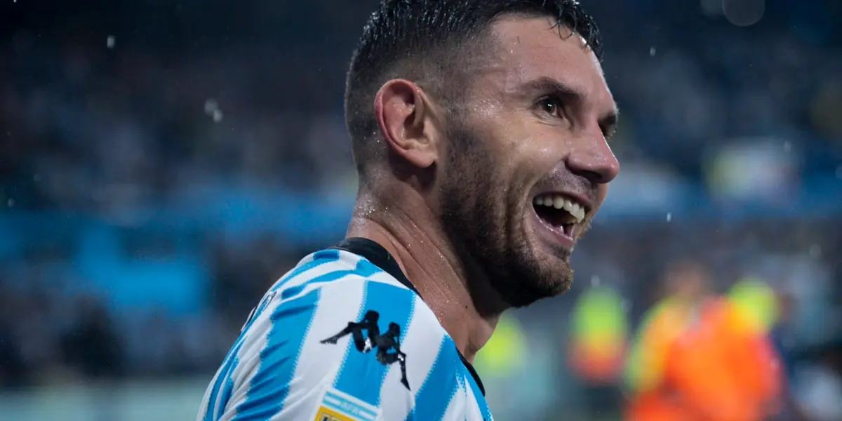 El delantero convirtió 3 goles en el clásico ante San Lorenzo