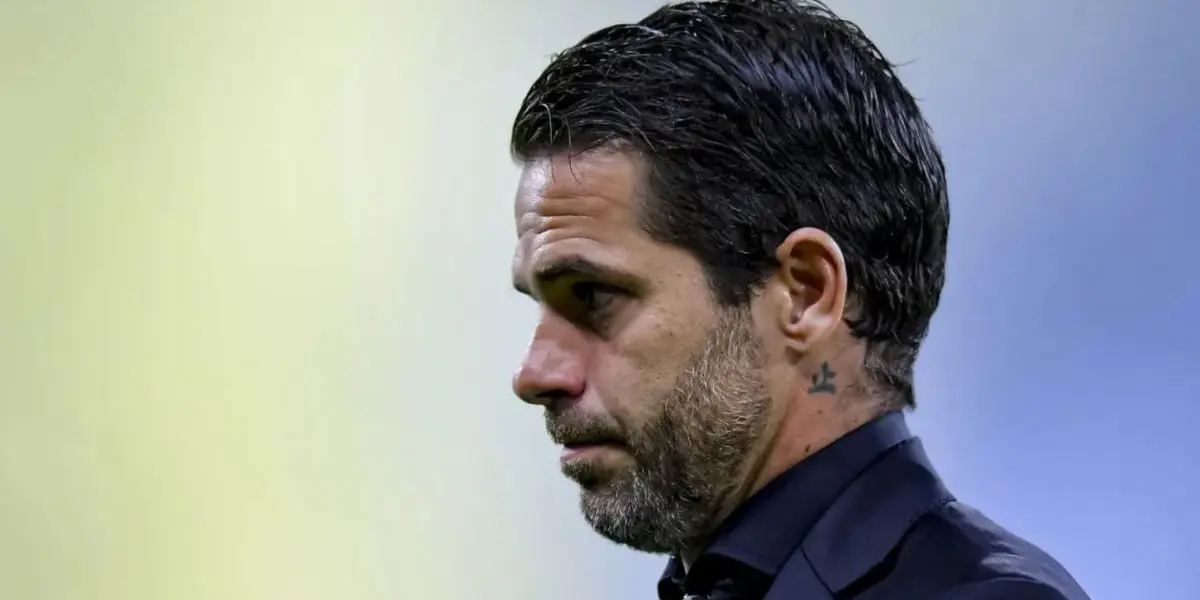 El entrenador tuvo la idea de dar un paso al costado pero lo convencieron de no hacerlo