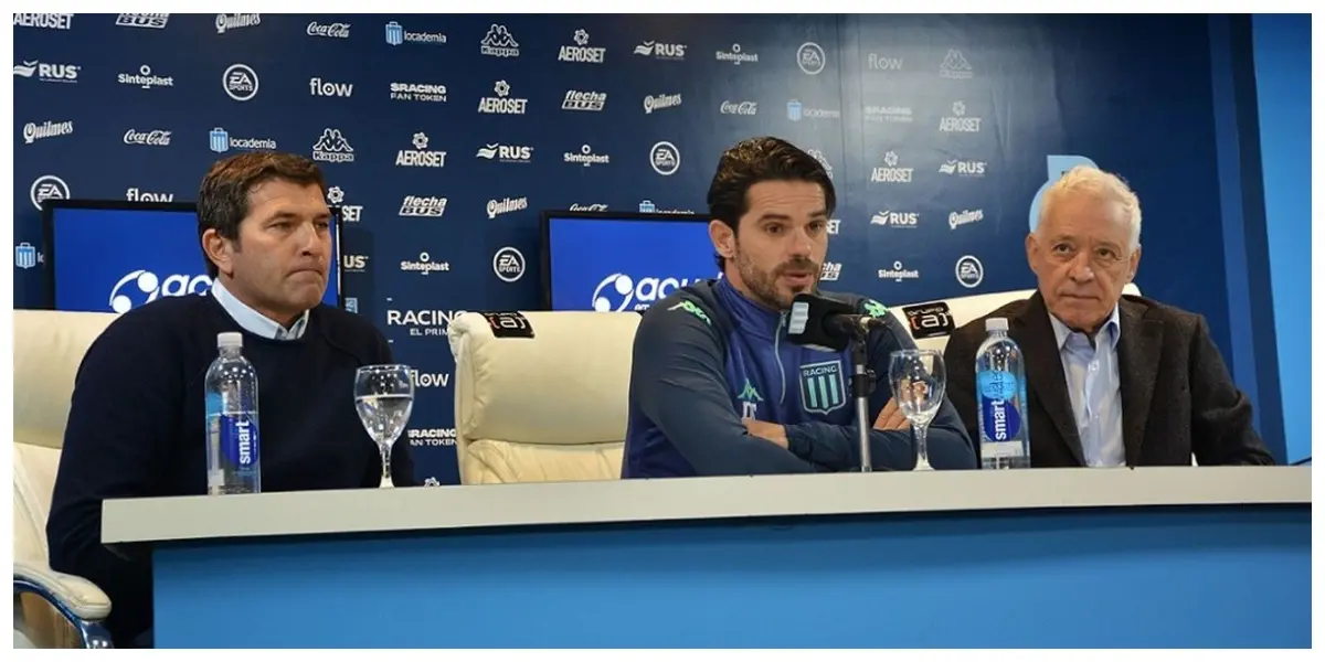 El entrenador tuvo una charla con el presidente del club y el mánager.